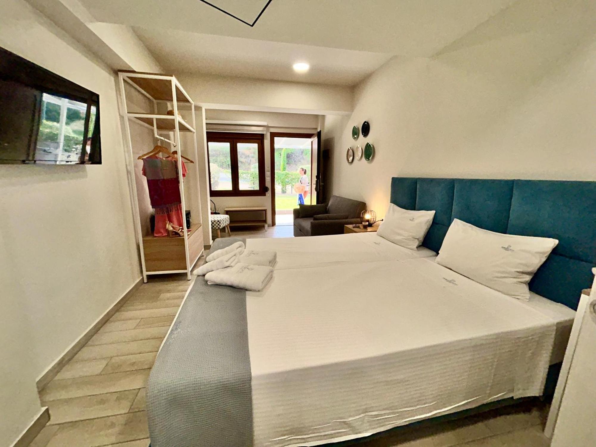 Porto Portes Suites Nea Poteidaia Dış mekan fotoğraf