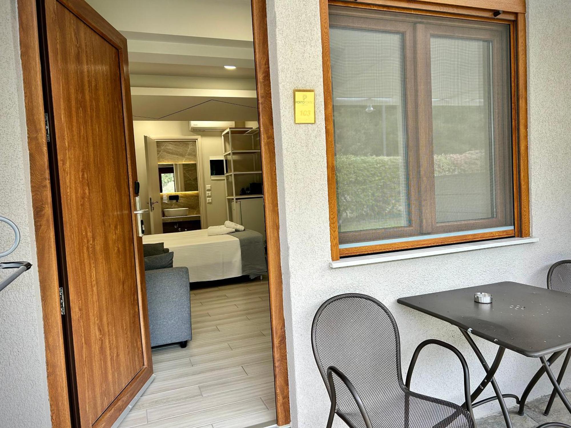 Porto Portes Suites Nea Poteidaia Dış mekan fotoğraf